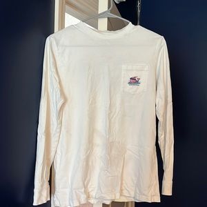 Youth Large white vineyard vines ice hockey shirt. no stains washed